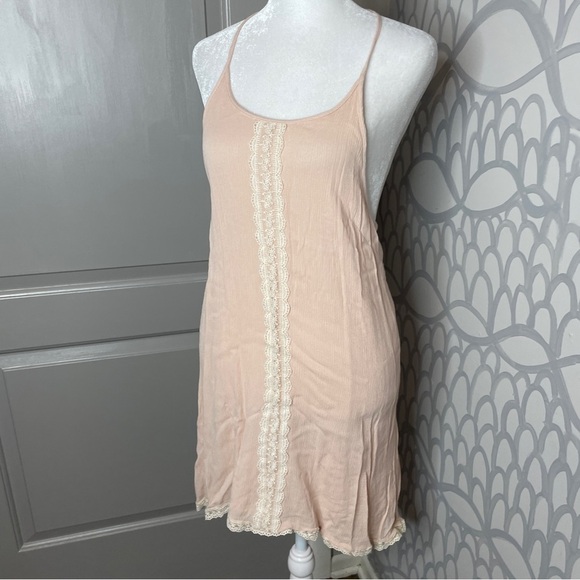 The Hanger Size S Pale Pink Mini Dress White Lace Spaghetti Straps Lined - Picture 1 of 11